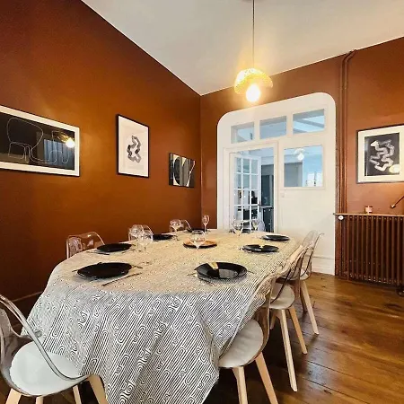 Casa Urbaine Nyaraló